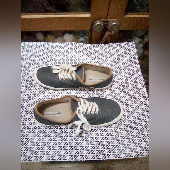 American Eagle Sneakers - Picture 12 of 15